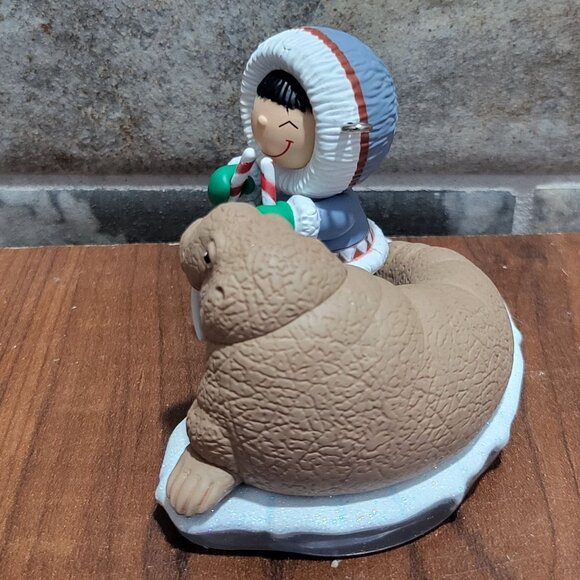 Hallmark Frosty Friends 2011 Eskimo Walrus Christmas Ornament - Picture 8 of 13